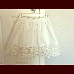 Express white fluffy skirt